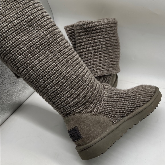 UGG Classic Cardy Boot Shearling Bootie 7 - Picture 7 of 10